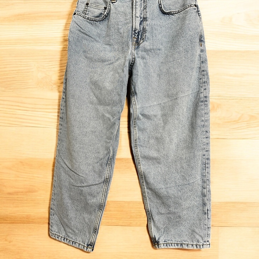 Zara Women’s Blue Light Wash High Rise Mom Jeans Sz-8 - Picture 3 of 7